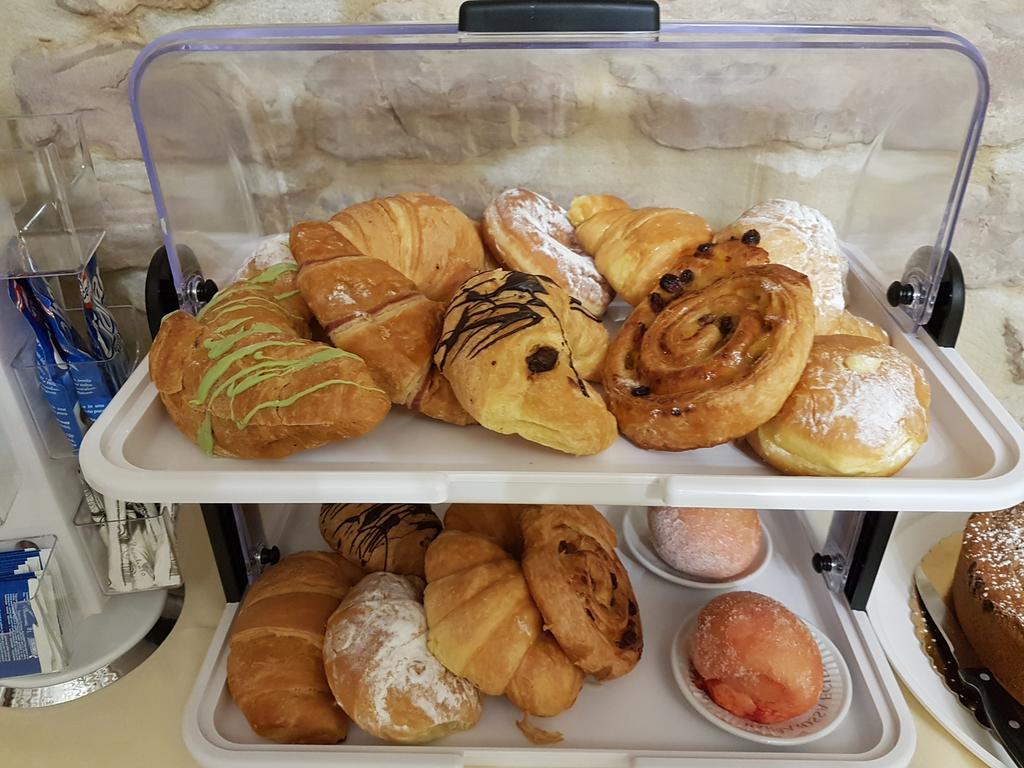 Hotel Ponte San Vittorino アッシジ エクステリア 写真
