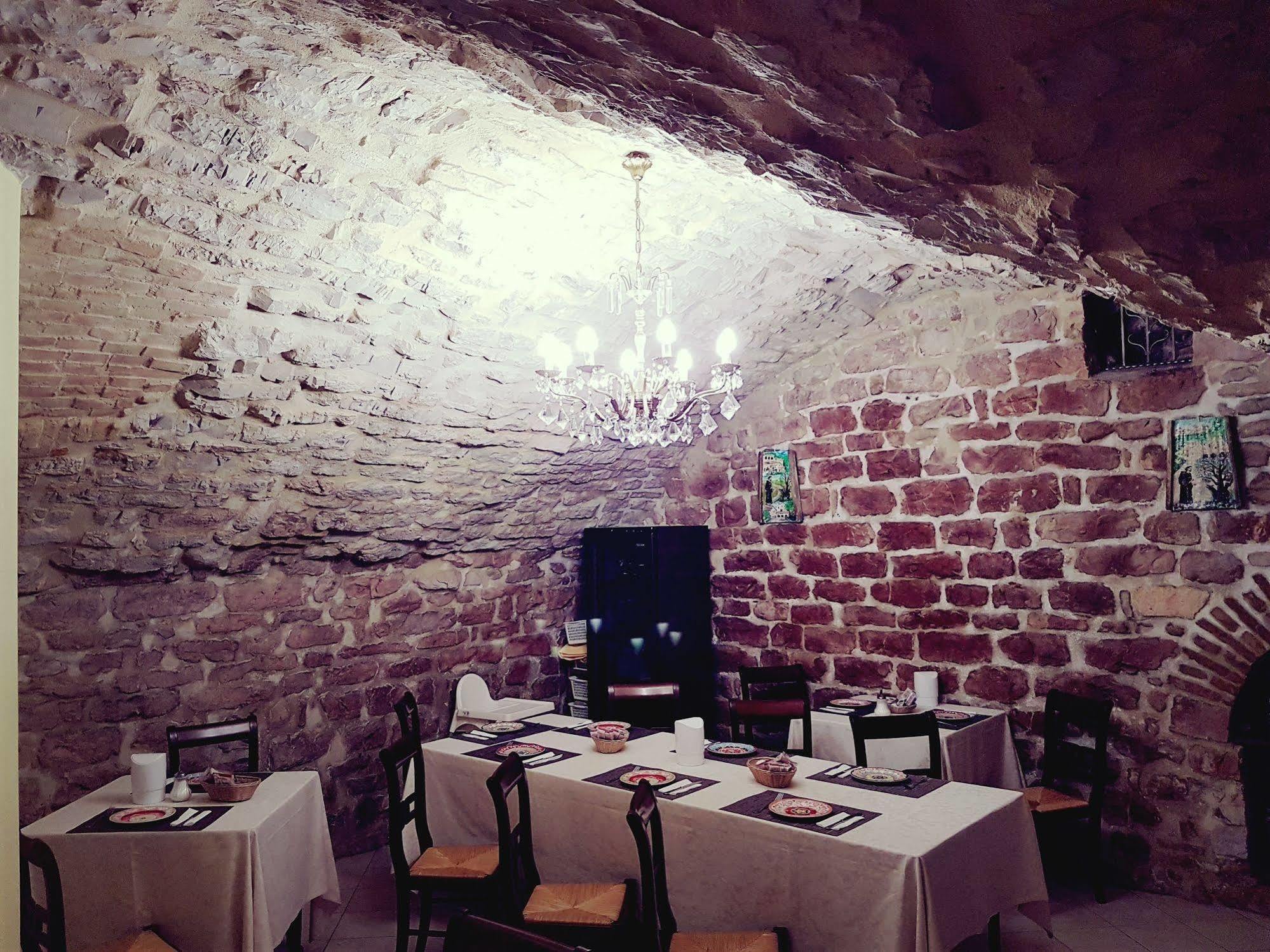 Hotel Ponte San Vittorino アッシジ エクステリア 写真