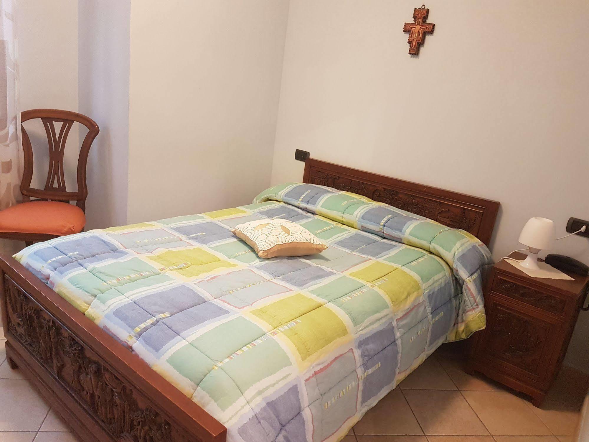 Hotel Ponte San Vittorino アッシジ エクステリア 写真